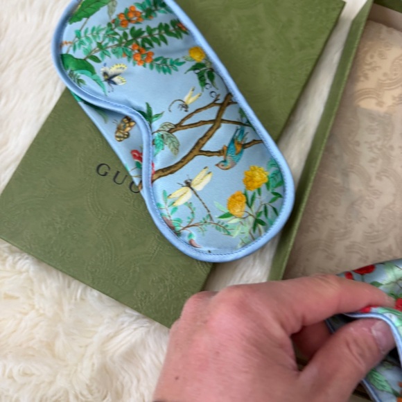Gucci Tian print silk sleep mask with a matching pouch brand new - Picture 3 of 6